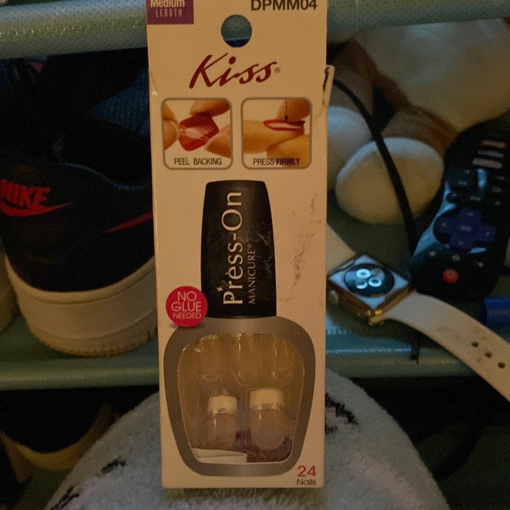 Press on nail